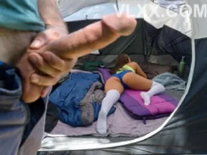 để chị kế dạy em “cách làm con gái sướng”