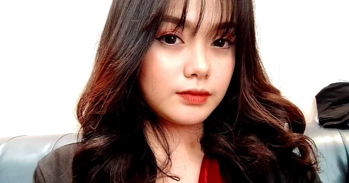 Cuộc trò chuyện thật thú vị. Một người phụ nữ đã có chồng bị tôi xuất tinh vào trong bếp sau lưng chồng cô ấy và cô ấy gọi chồng mình